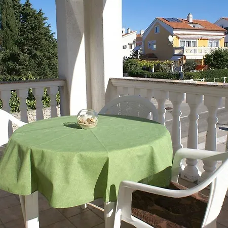 Apartman Appertement Henri 2 *